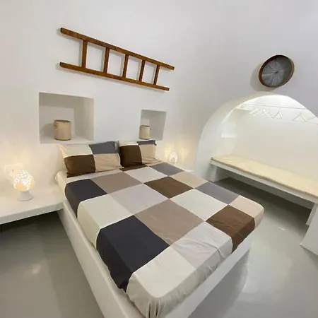 Trullo Le Radici Del Pino Martina Franca
