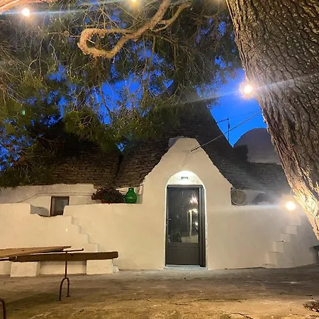 Trullo Le Radici Del Pino * Martina Franca