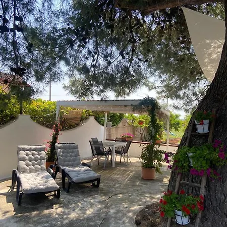 Ferienhaus Trullo Le Radici Del Pino Martina Franca