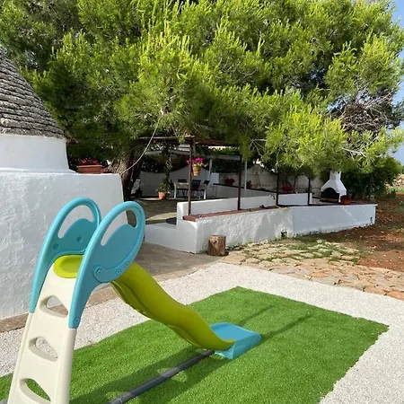 Trullo Le Radici Del Pino Ferienhaus *