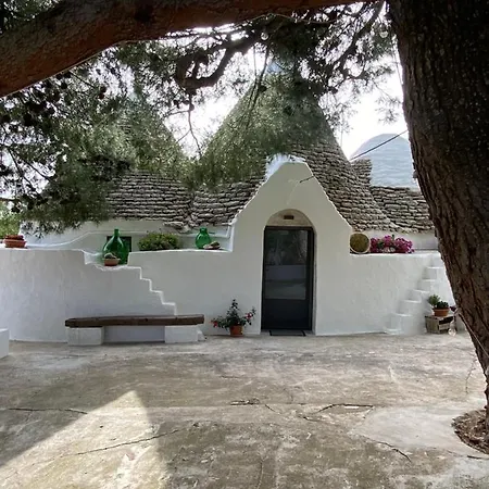 Trullo Le Radici Del Pino * Martina Franca