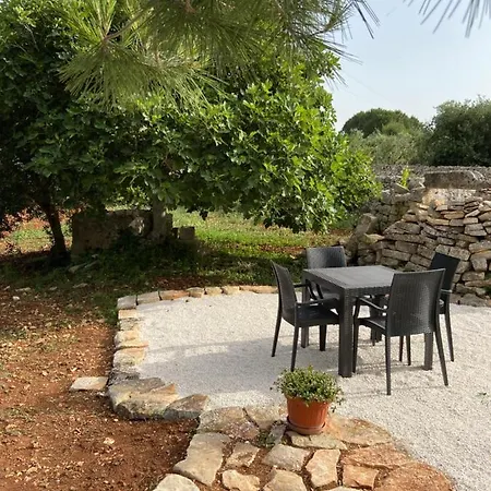 Ferienhaus Trullo Le Radici Del Pino *